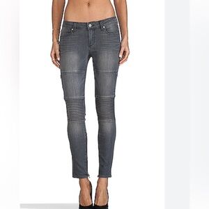 Paige Denim Demi Ultra Skinny. Size 23